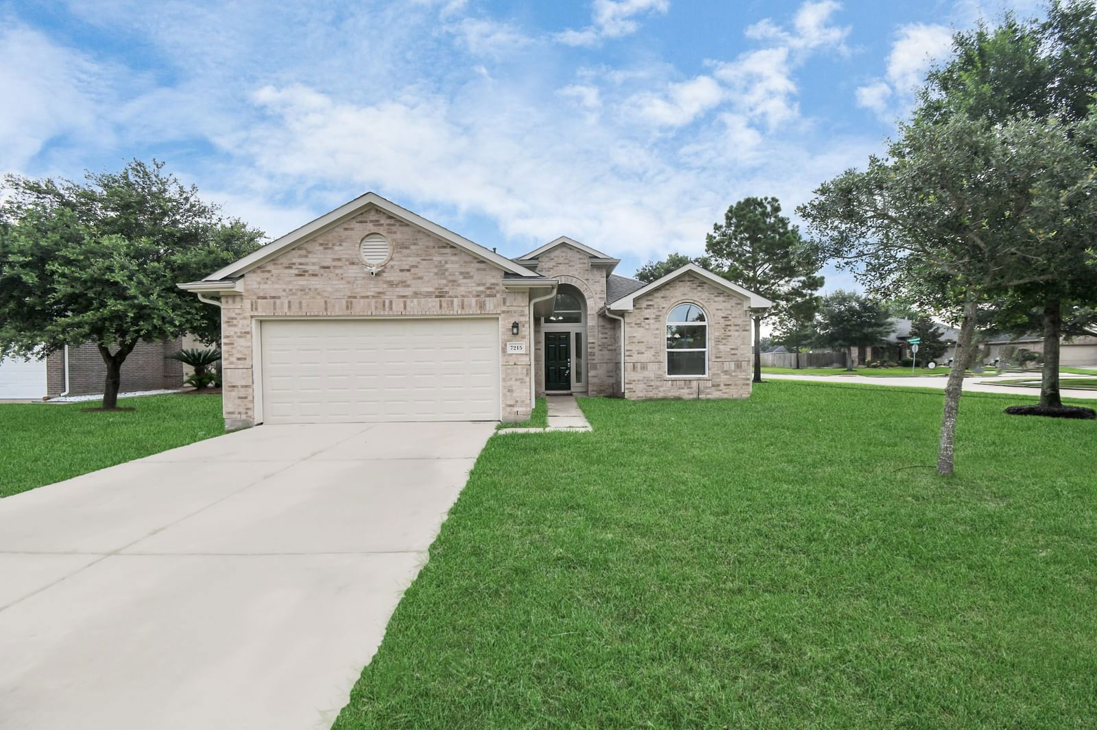 Real estate property located at 7215 MENLO CREEK CT, Fort Bend, LOST CREEK, Richmond, TX, US