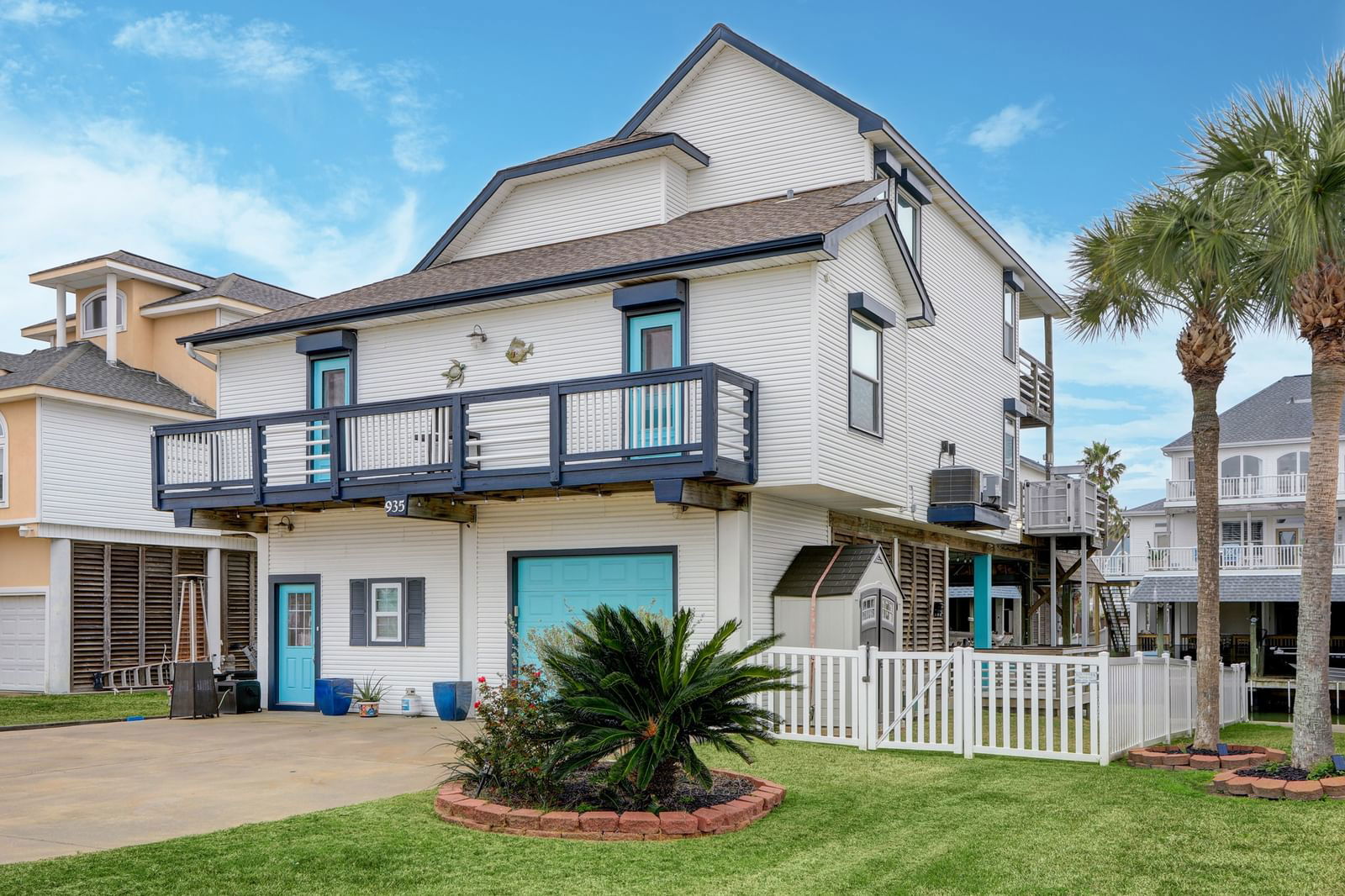 Real estate property located at 935 Tiki, Galveston, Tiki Island 13, Tiki Island, TX, US