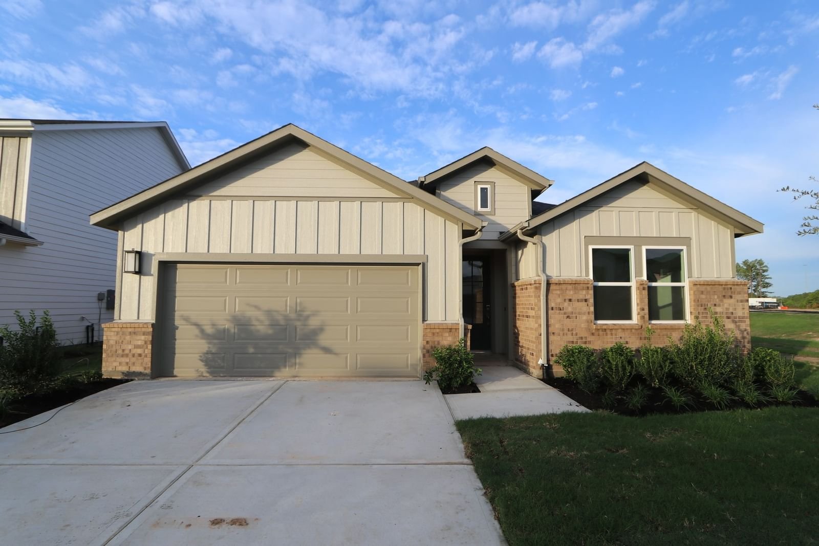 Real estate property located at 21835 Redwood Bluff, Harris, Mason Woods, Cypress, TX, US