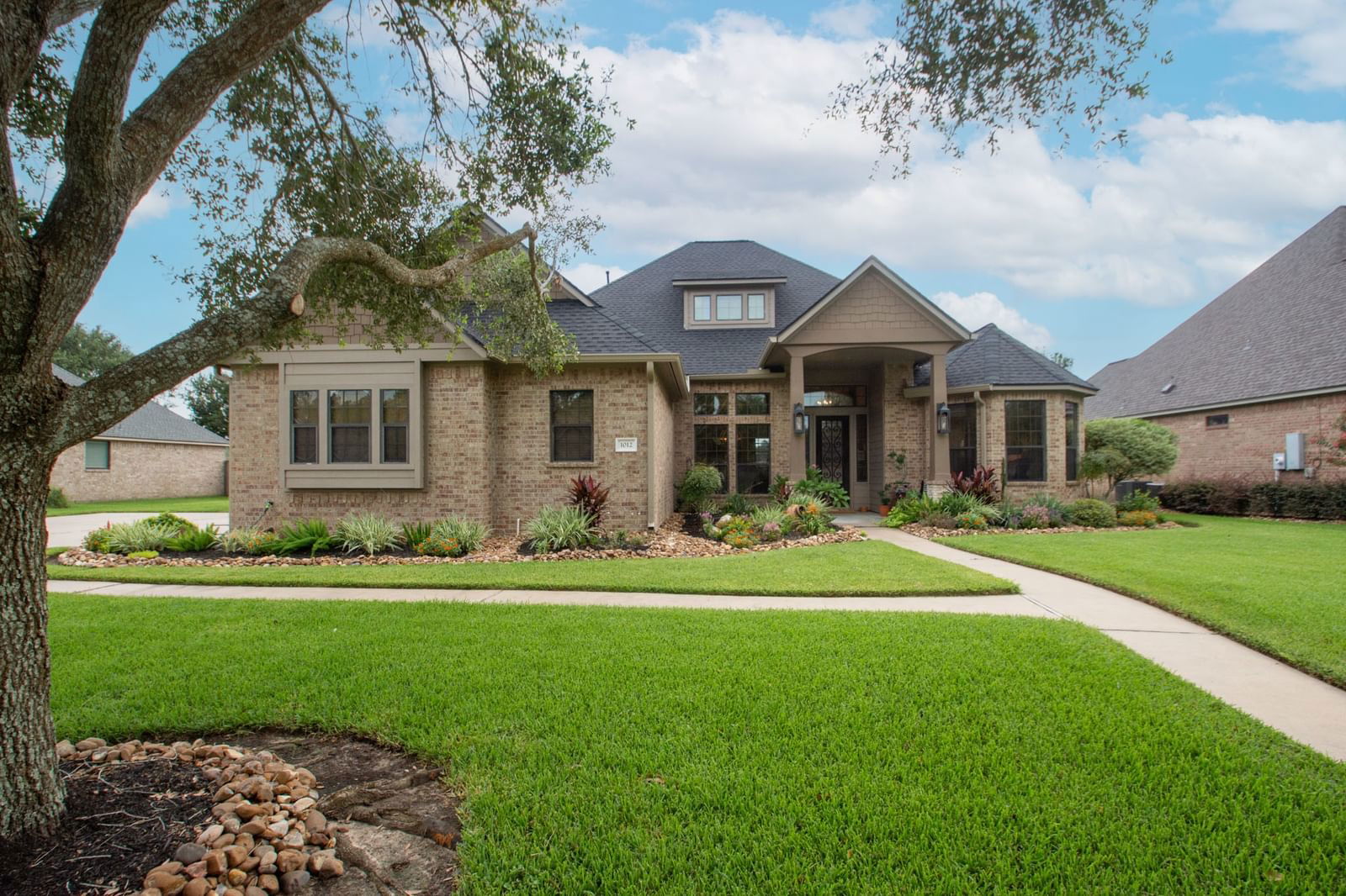 Real estate property located at 1012 Heritage Oaks, Brazoria, Heritage Oaks Sec 4 A0380 & A, Angleton, TX, US