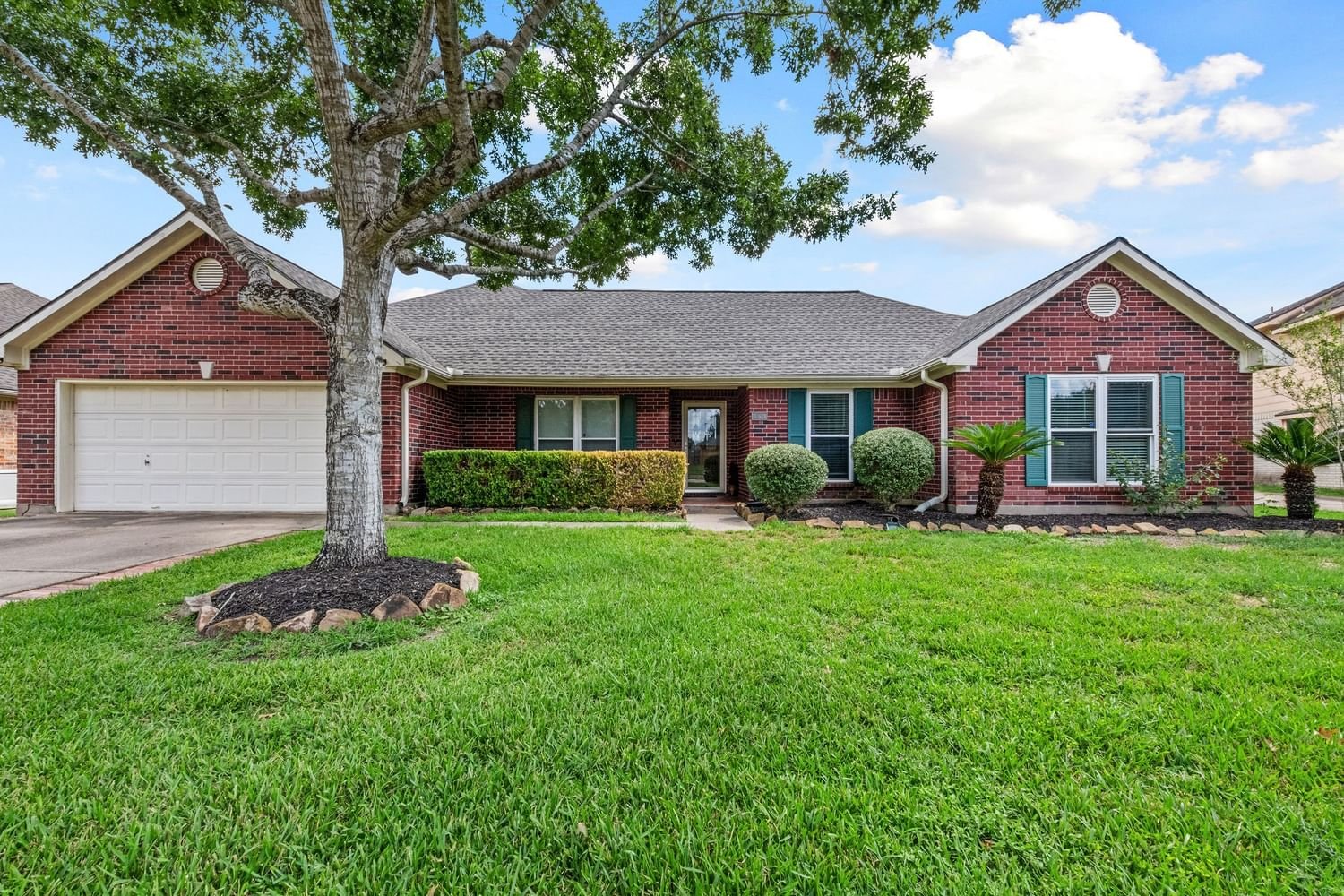 Real estate property located at 1504 Inverness, Brazoria, Rustic Oaks 70 W D C Hall P, Pearland, TX, US
