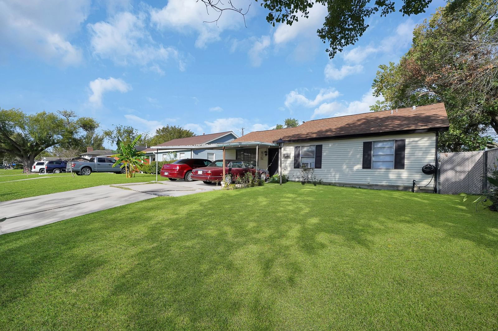 Real estate property located at 515 Bertloma, Harris, Center Place, Pasadena, TX, US