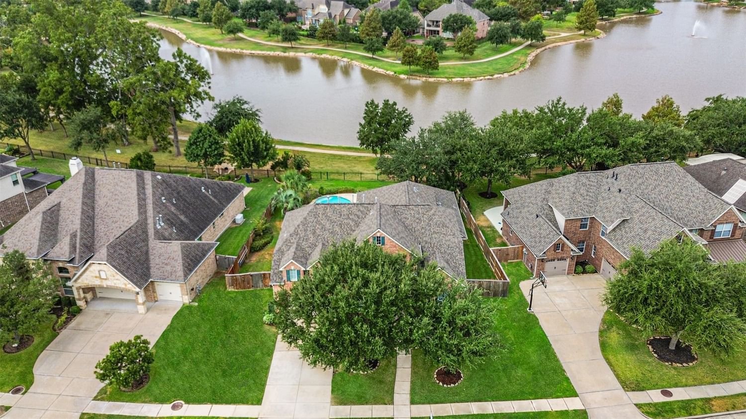 Real estate property located at 20803 Winston Lake, Fort Bend, Richmond, TX, US