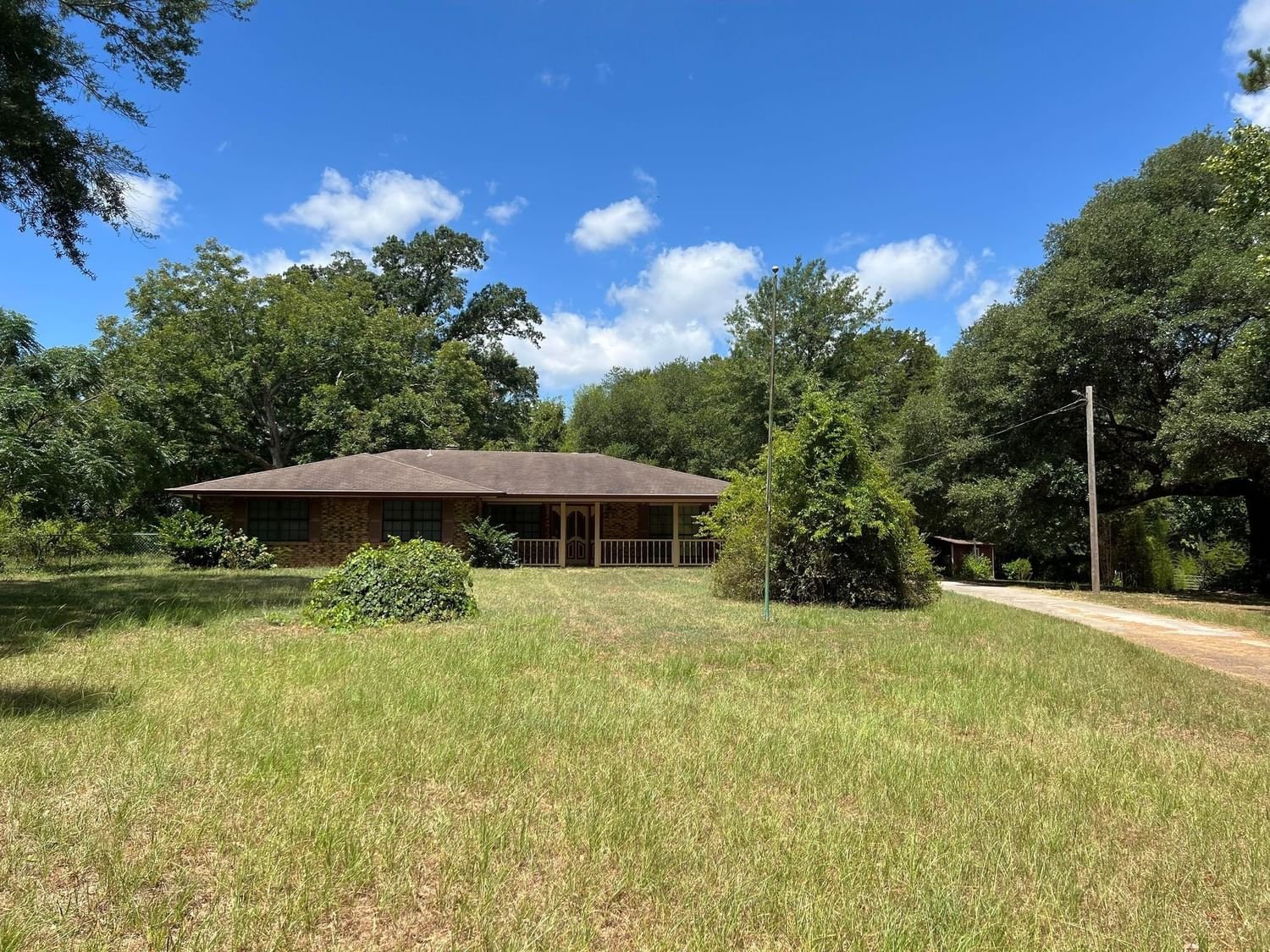 Real estate property located at 1400 County Road 4120, Tyler, na, Woodville, TX, US