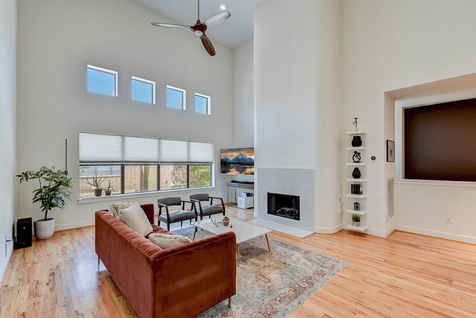 Real estate property located at 650 Westcross #76, Harris, Contemporary Garden Oaks Rep 01, Houston, TX, US