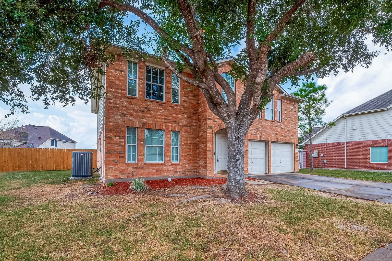 Real estate property located at 8318 Sierra Hill, Fort Bend, Park At Mission Glen Sec 2, Houston, TX, US