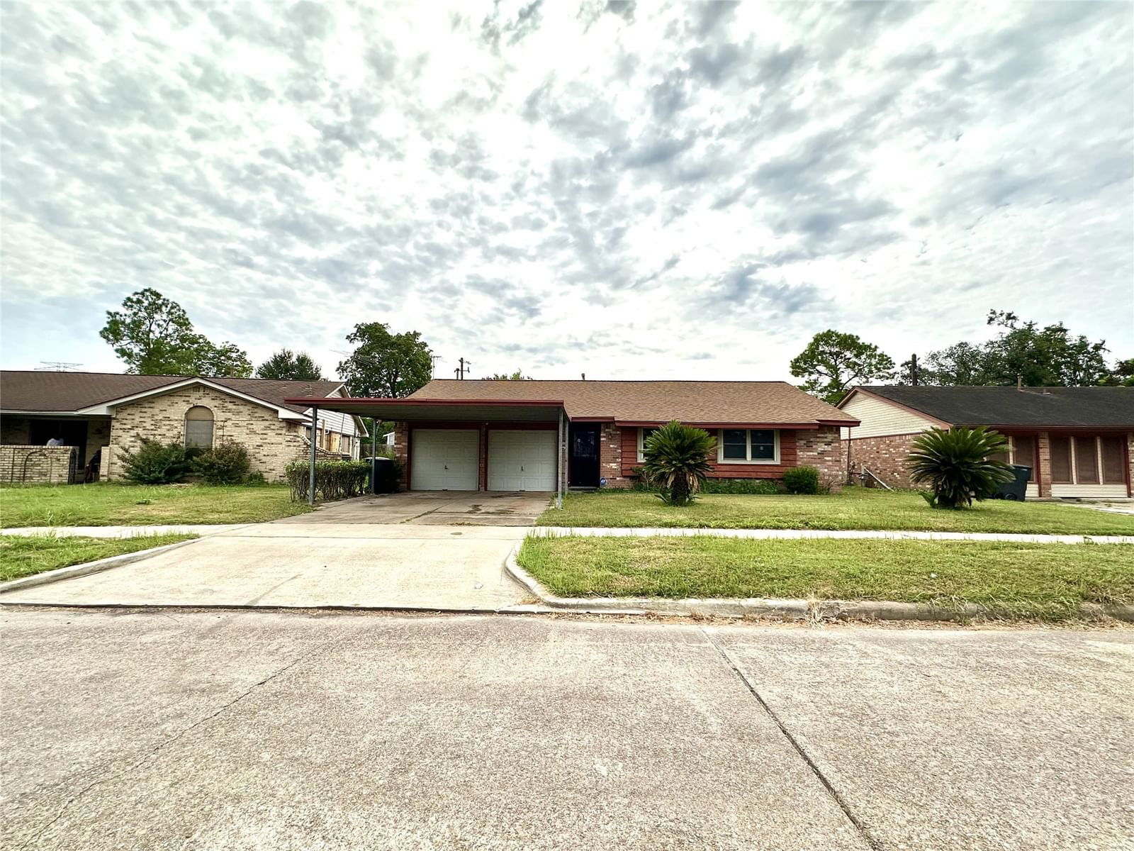 Real estate property located at 13607 Sunrose, Harris, Southwest Manor Sec 02 R/P, Houston, TX, US