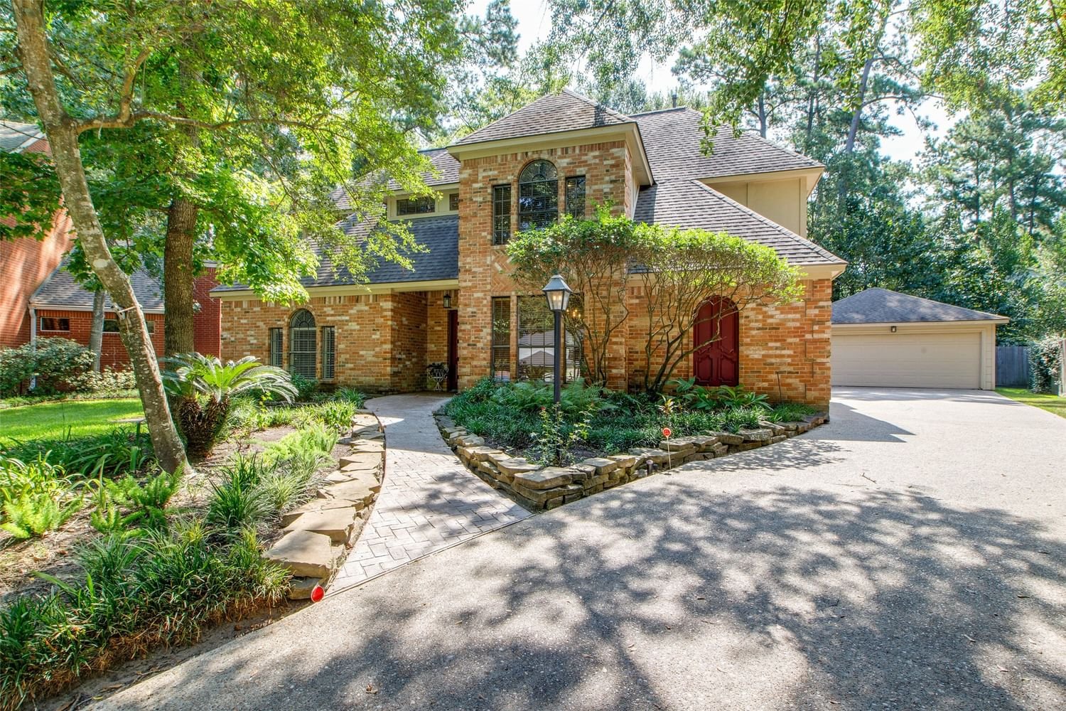 Real estate property located at 12 Linnet Chase, Montgomery, The Woodlands, TX, US