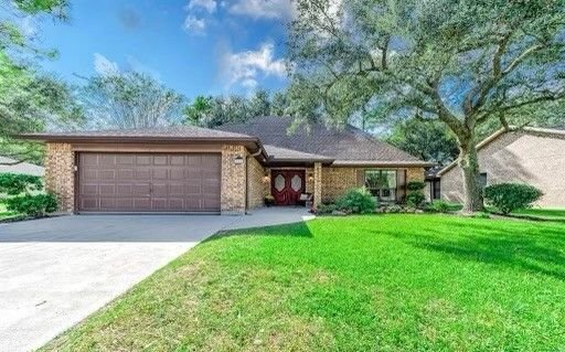 Real estate property located at 822 Country Place, Brazoria, Pearland, TX, US