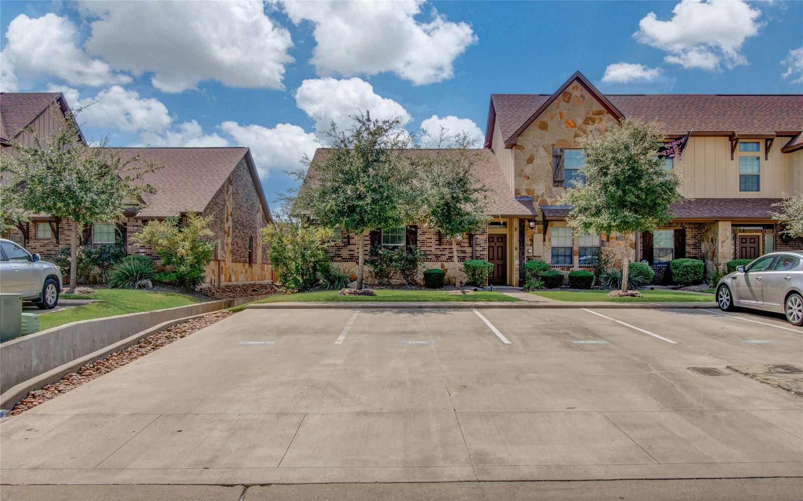 Real estate property located at 3306 Travis Cole, Brazos, Barracks II Sub Ph 105, College Station, TX, US