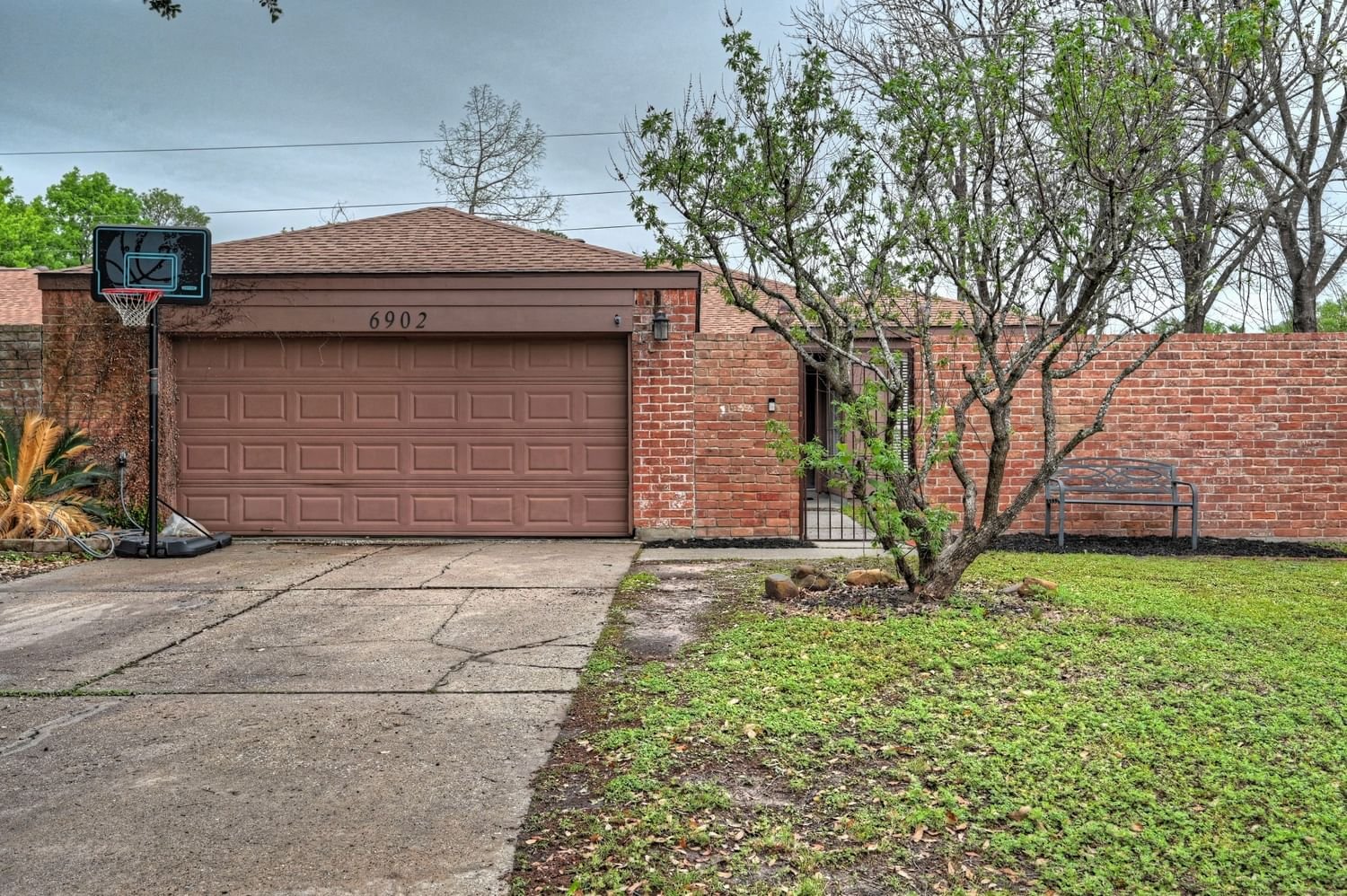 Real estate property located at 6902 Bullinger, Harris, Woodbriar Place, Spring, TX, US
