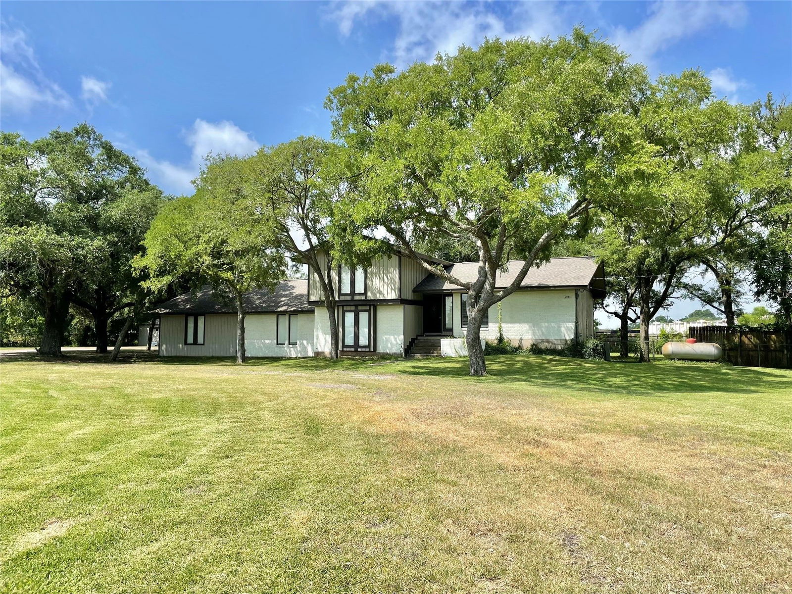 Real estate property located at 202 Tamanda, Brazoria, B S Grayson, Oyster Creek, TX, US