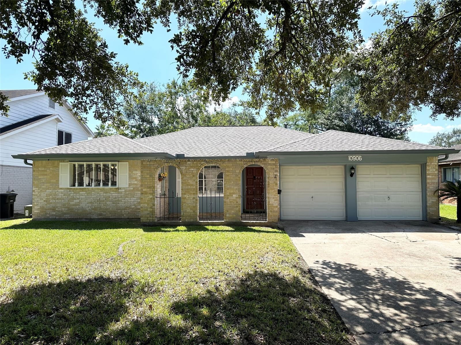 Real estate property located at 10906 Sagebluff, Harris, Sagemont Sec 10, Houston, TX, US