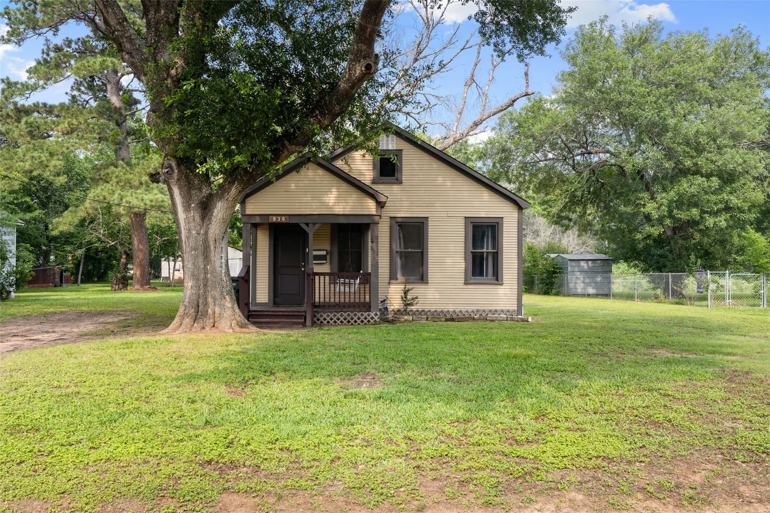 Real estate property located at 830 Fowlkes, Austin, South End Add, Sealy, TX, US