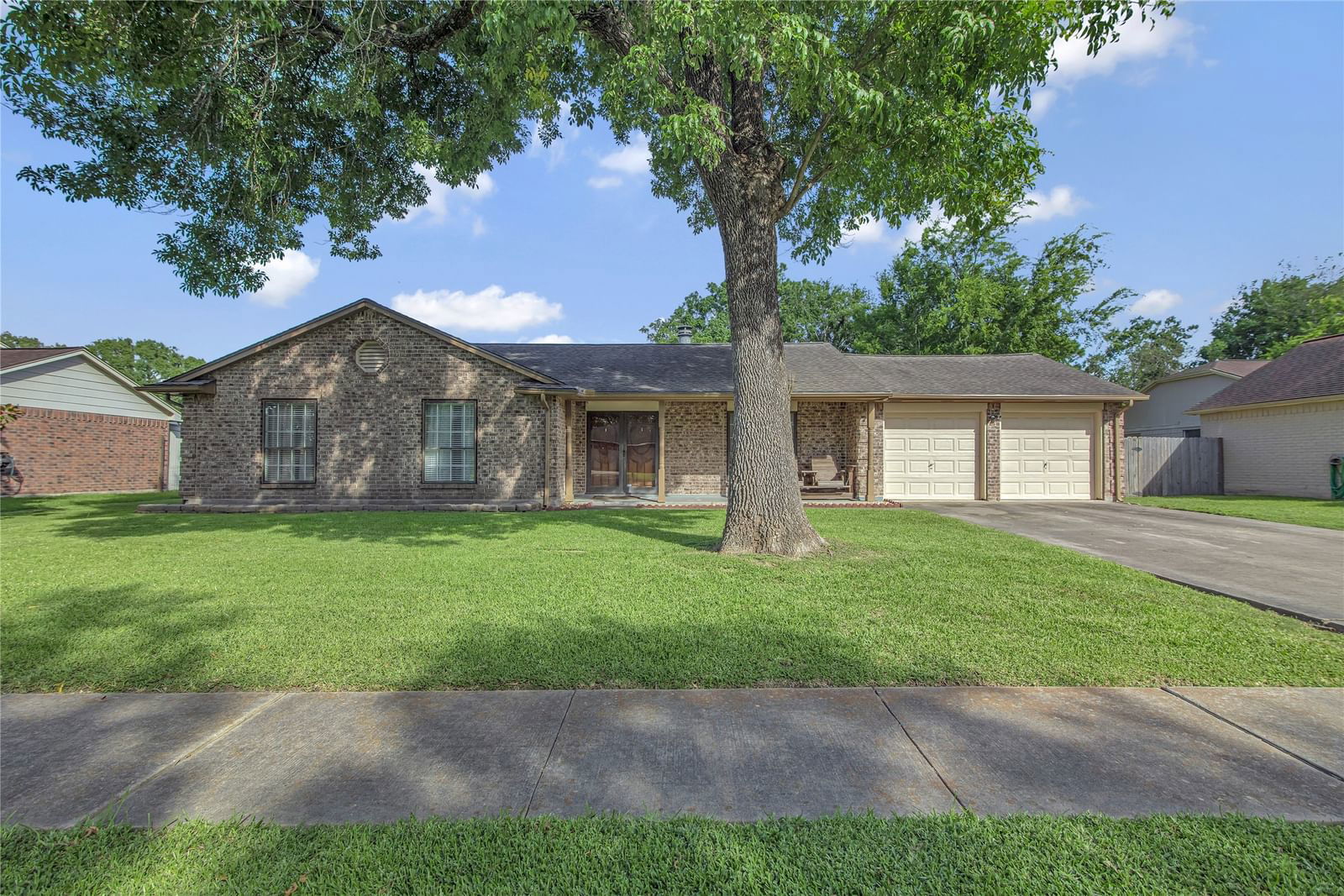 Real estate property located at 1112 Castlewood, Galveston, Wilderness Trails, Friendswood, TX, US