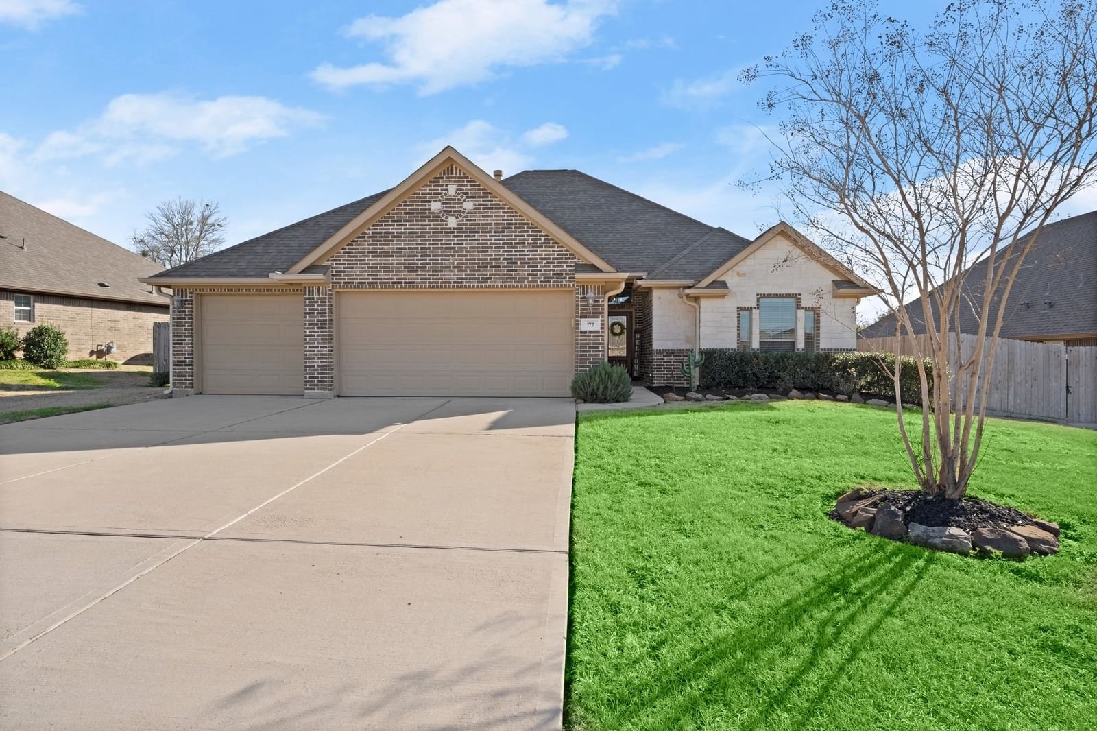 Real estate property located at 172 Racetrack, Montgomery, Lake Creek Village 02, Montgomery, TX, US