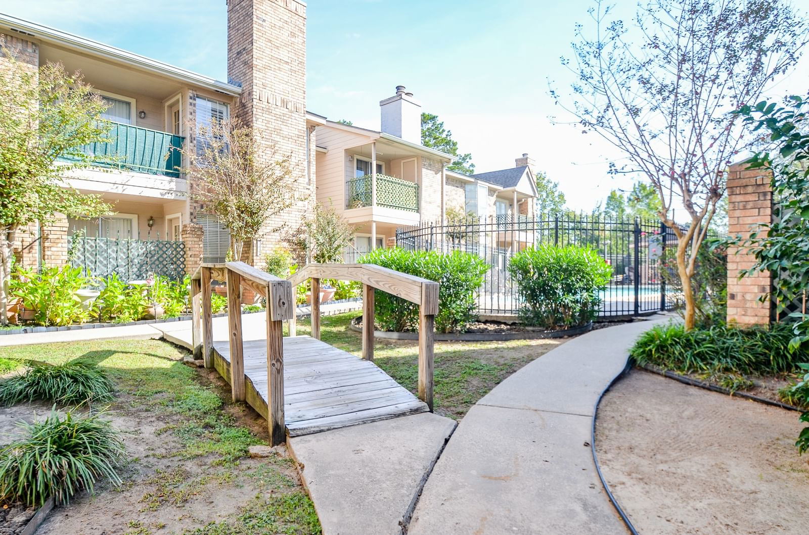 Real estate property located at 3770 Lovers Wood #1016, Harris, Raveneaux Forest Condos, Houston, TX, US