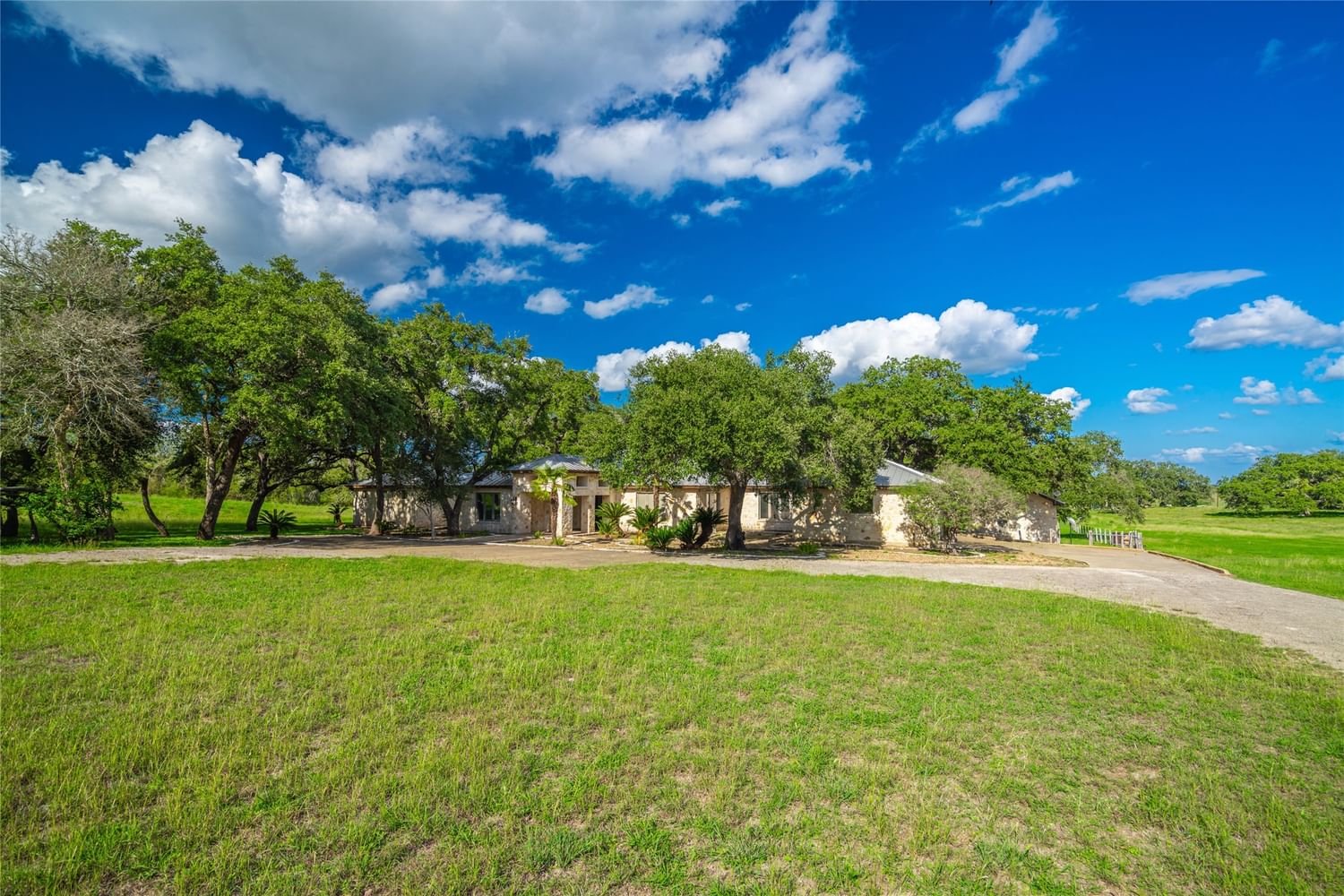 Real estate property located at 8523 Lower Mission Valley, Victoria, Victoria, TX, US