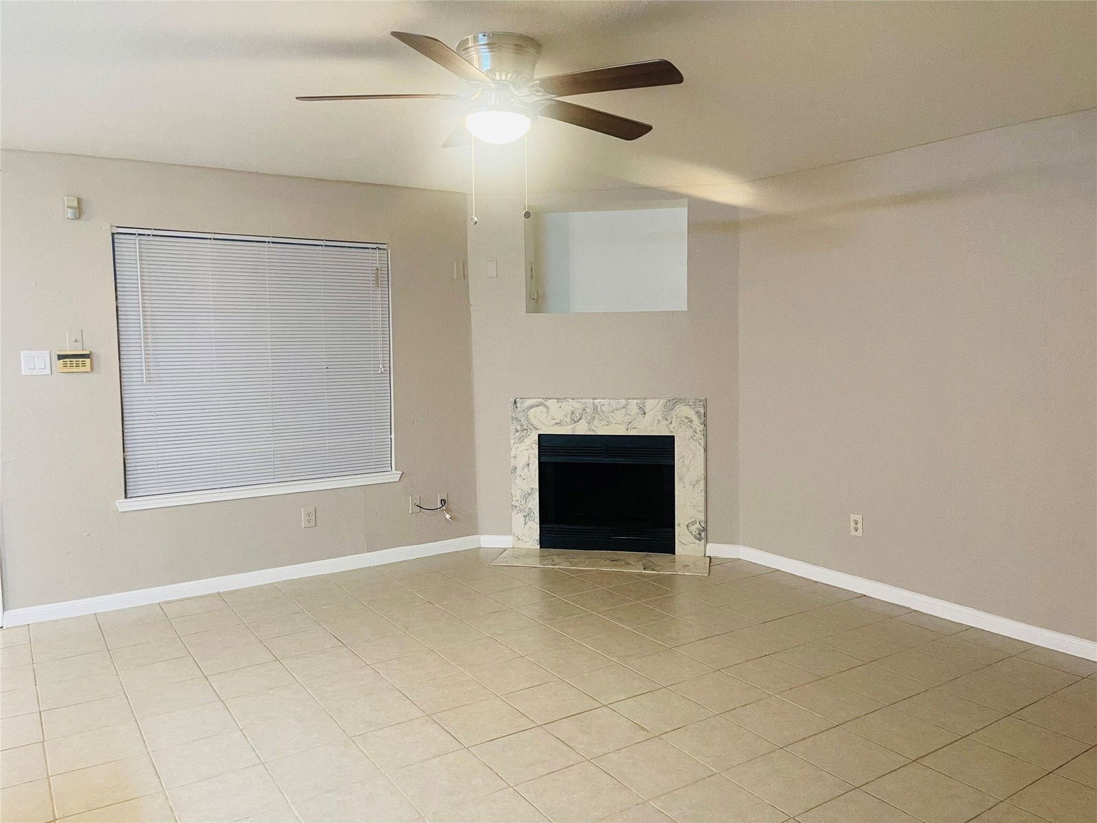 Real estate property located at 8249 Creekbend #8249, Harris, Creekbend T/H Ph 01, Houston, TX, US