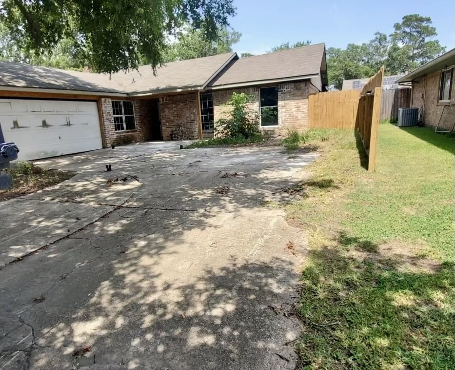 Real estate property located at 207 Black Rock, Harris, Woodforest Sec 17 R/P, Houston, TX, US