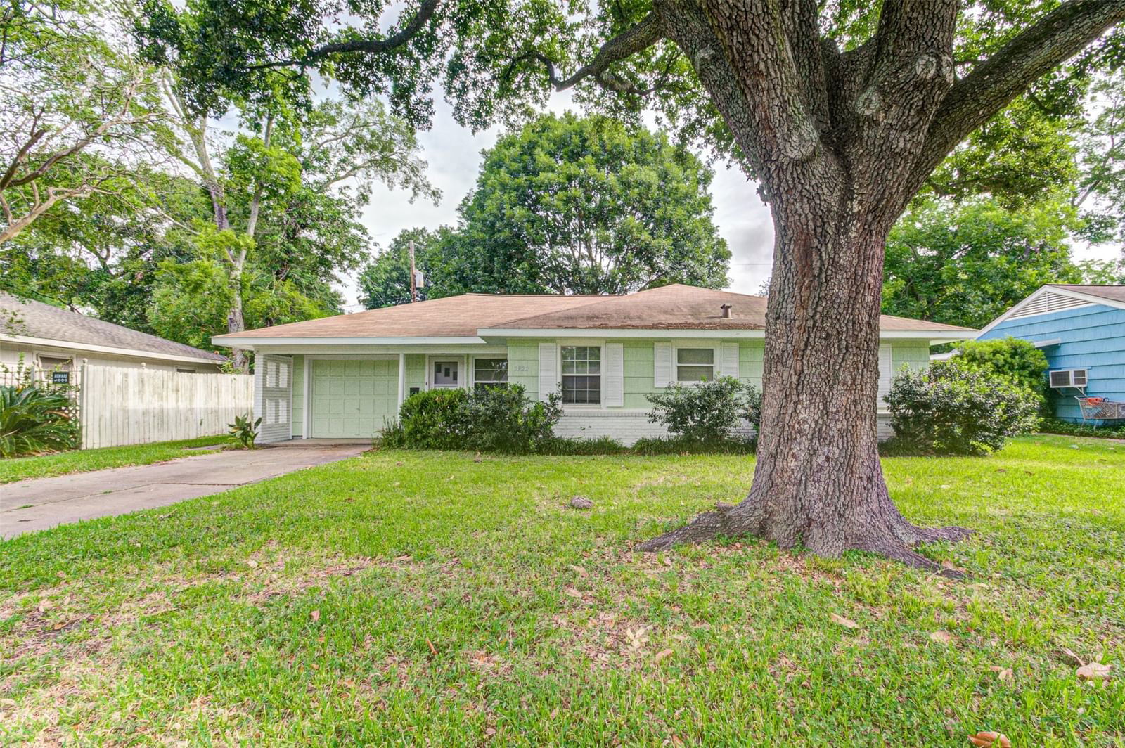 Real estate property located at 5922 Grape, Harris, Braeburn Terrace Sec 02 R/P, Houston, TX, US