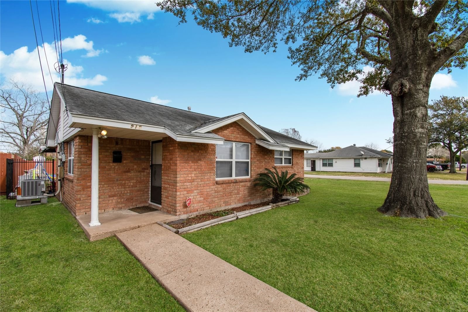 Real estate property located at 915 Avenue K, Harris, South Houston, South Houston, TX, US