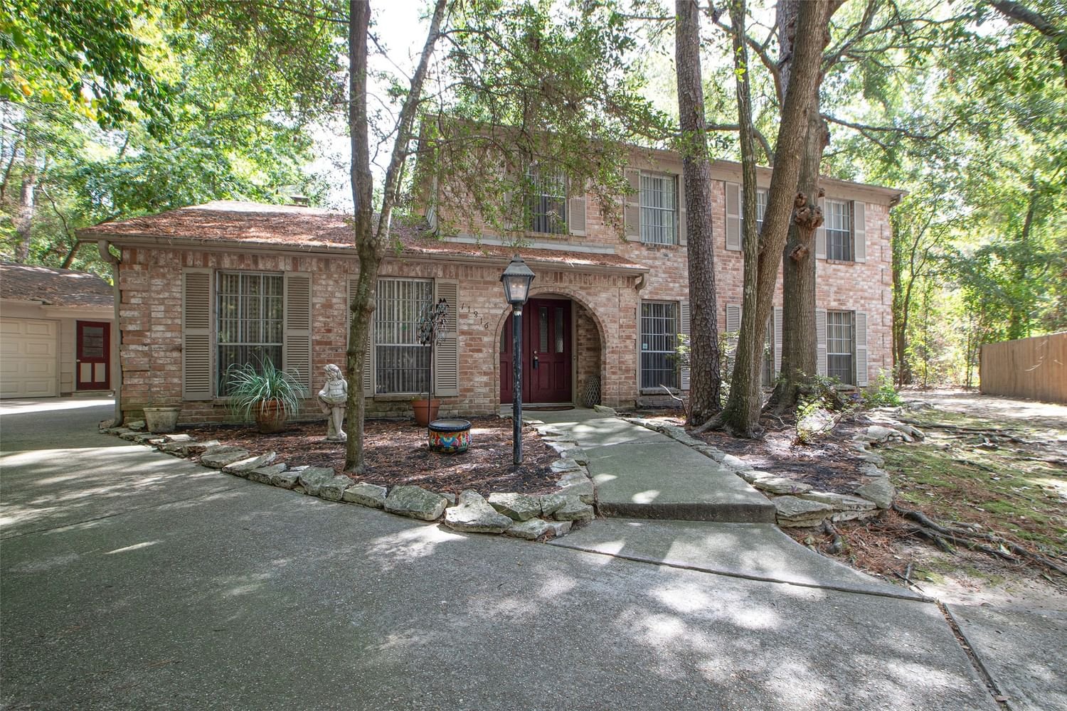 Real estate property located at 11816 Red Cedar, Montgomery, The Woodlands, TX, US