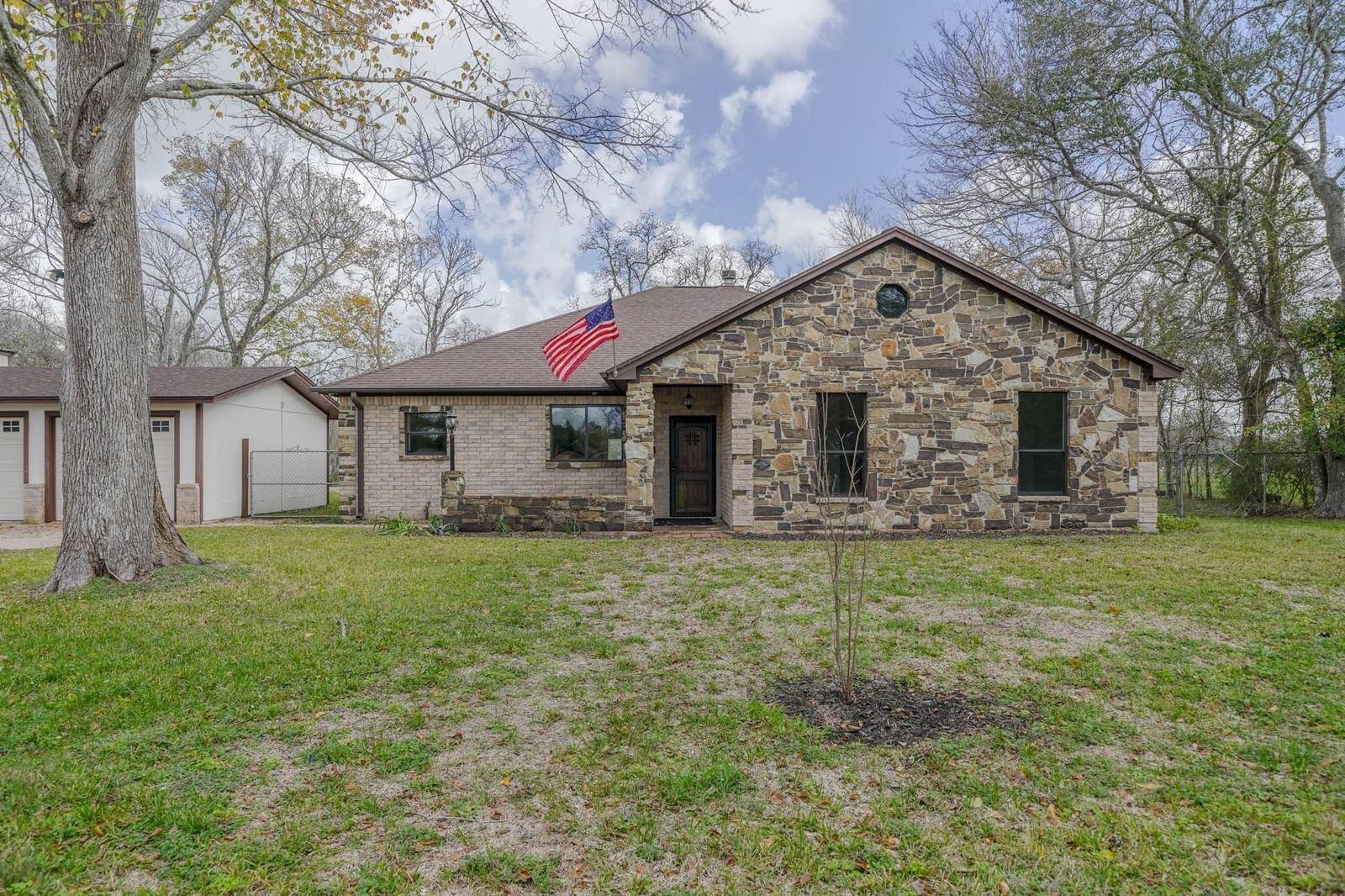 Real estate property located at 21033 Britt Oaks, Brazoria, R A Magee, Alvin, TX, US
