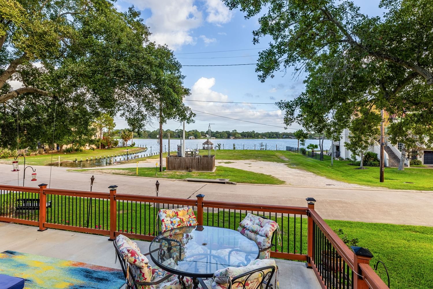 Real estate property located at 702 Timber Cove, Harris, Timber Cove Sec 01, Taylor Lake Village, TX, US