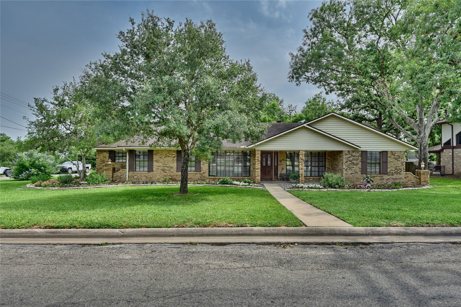 Real estate property located at 209 Hacienda, Austin, Weige Add, Bellville, TX, US