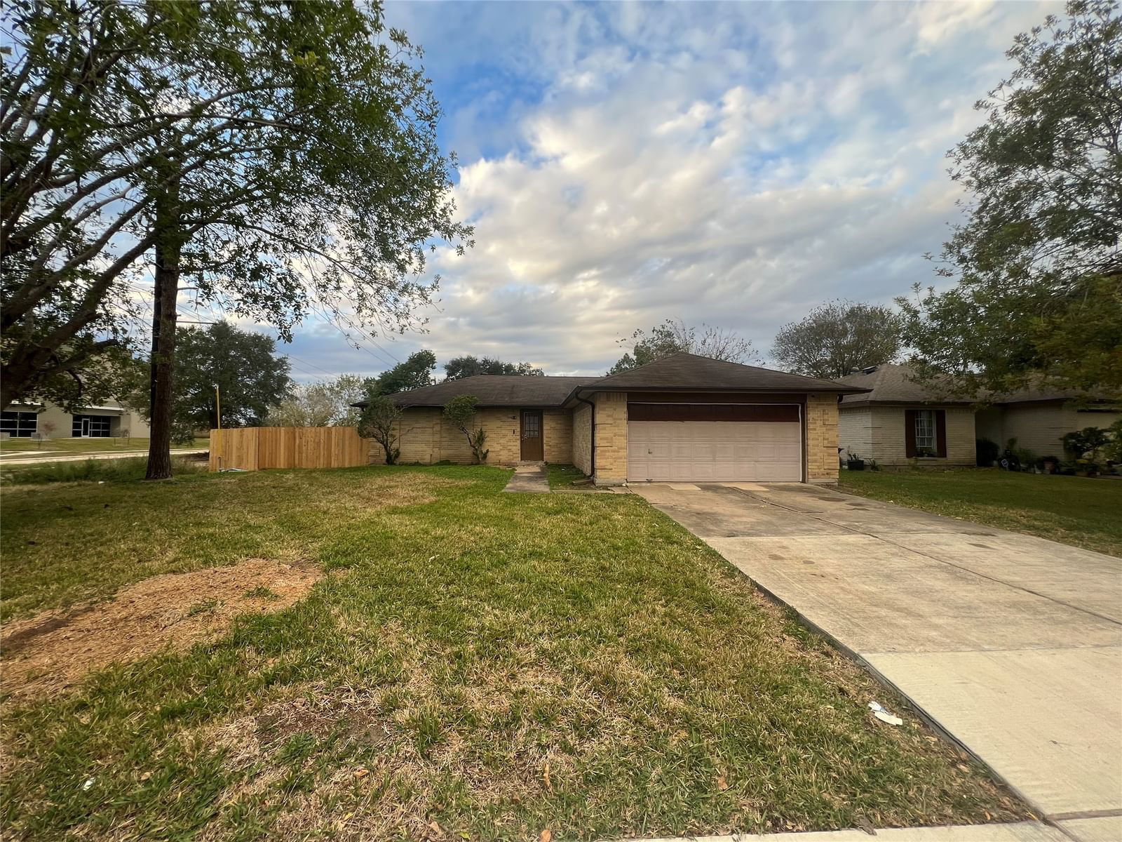 Real estate property located at 15938 Rosebriar Drive, Fort Bend, Briargate, Houston, TX, US