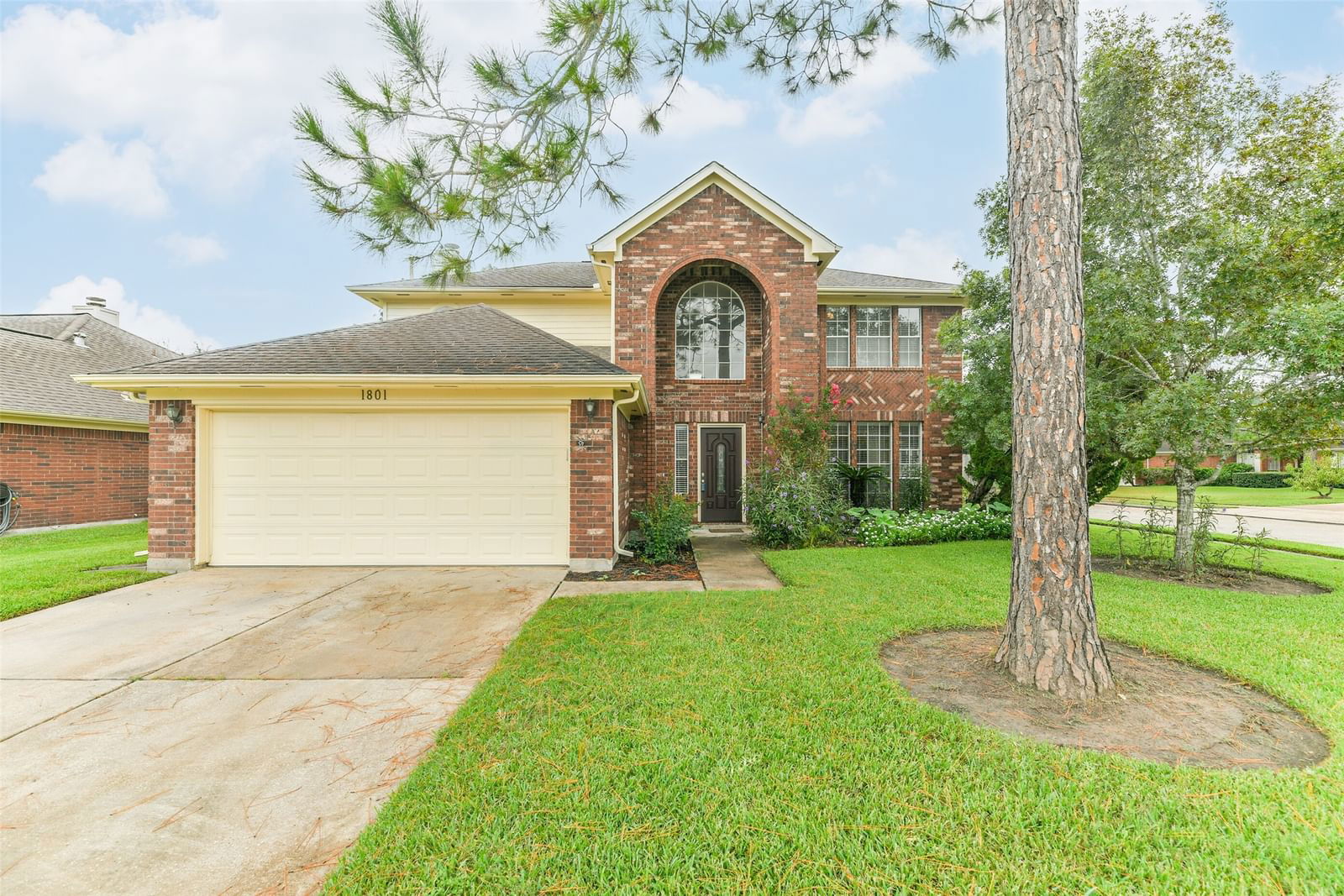 Real estate property located at 1801 Oakbrook, Brazoria, Oakbrook Sec 1 Ph 1 Rep, Pearland, TX, US