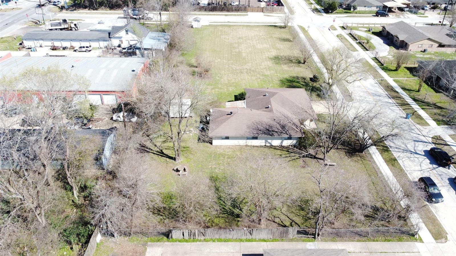 Real estate property located at 2425 Woodgate, Harris, Castlewood Sec 03, Houston, TX, US
