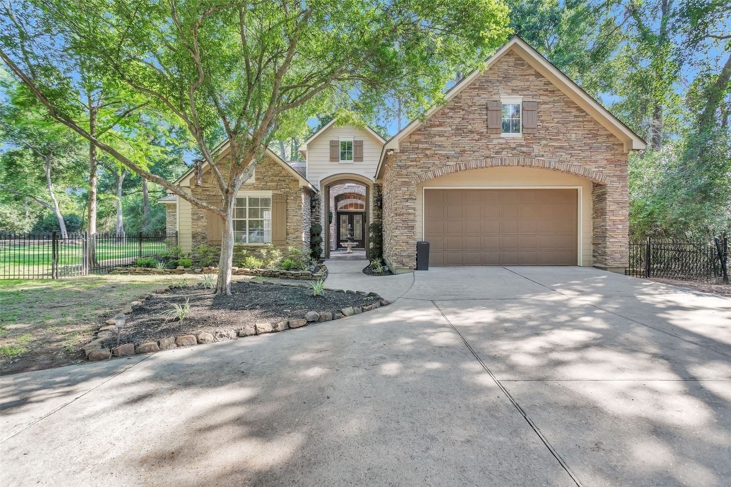 Real estate property located at 22802 Walden, Harris, Waldenwood Sec A U/R, Tomball, TX, US