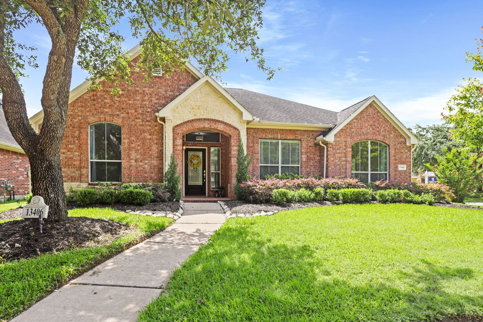 Real estate property located at 13406 Shady Bay, Fort Bend, Orchard Lake Estates, Sugar Land, TX, US