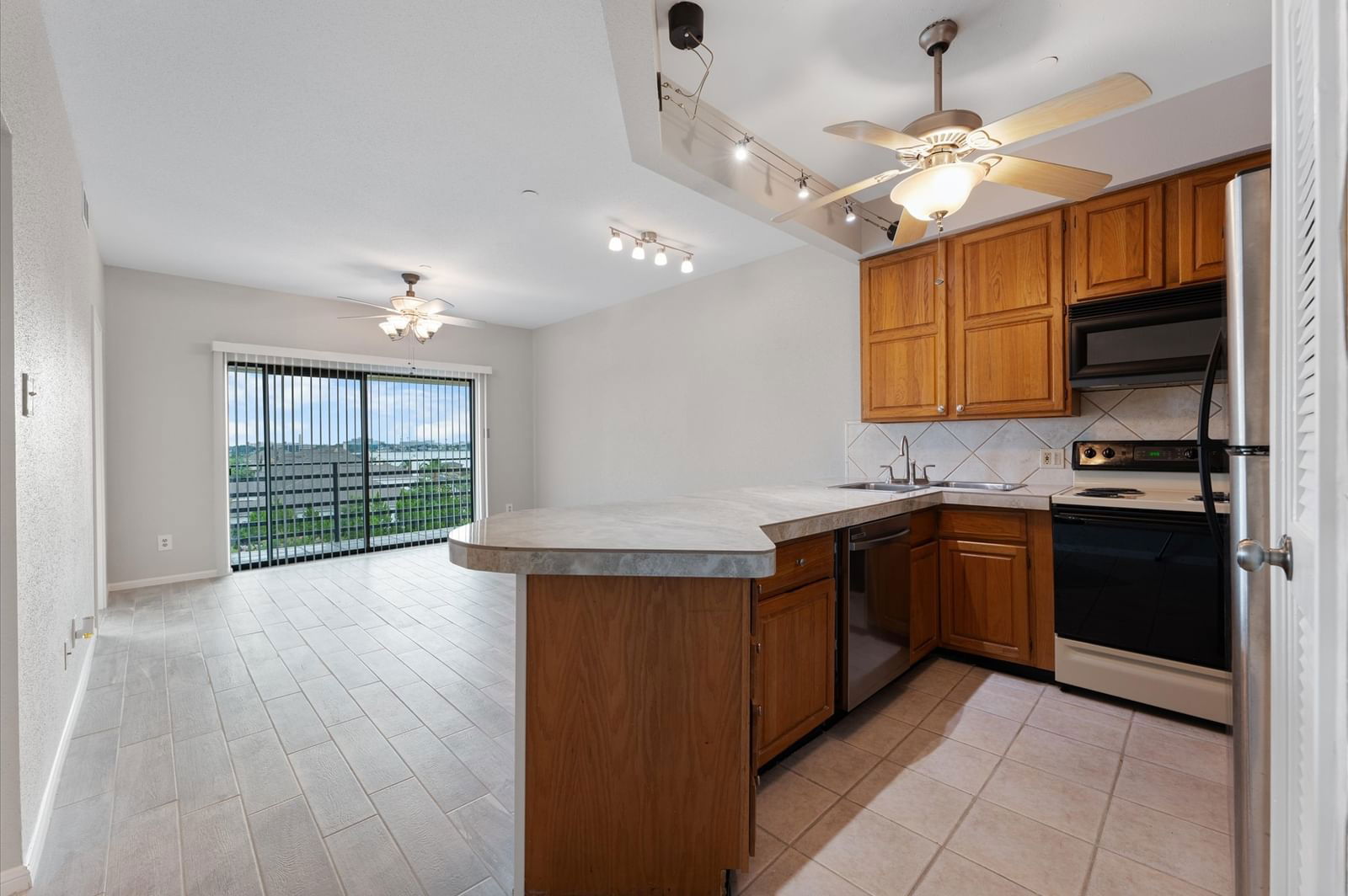 Real estate property located at 793 Davis #309, Galveston, South Point Condos 88, League City, TX, US