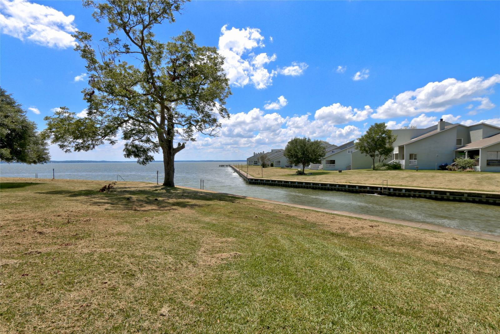 Real estate property located at 100 Edgewater #31, Polk, Memorial Point Twnhs Sec, Livingston, TX, US