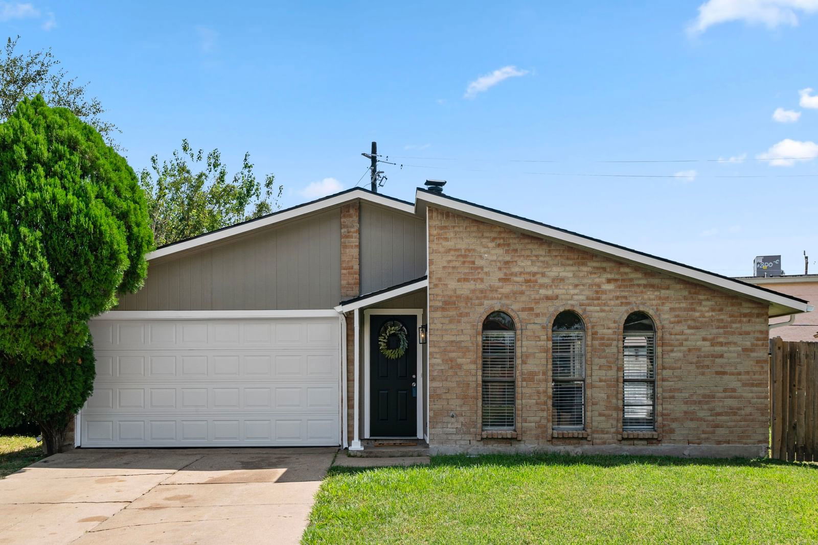 Real estate property located at 15807 Darton, Fort Bend, Ridgegate Sub Sec 1, Houston, TX, US