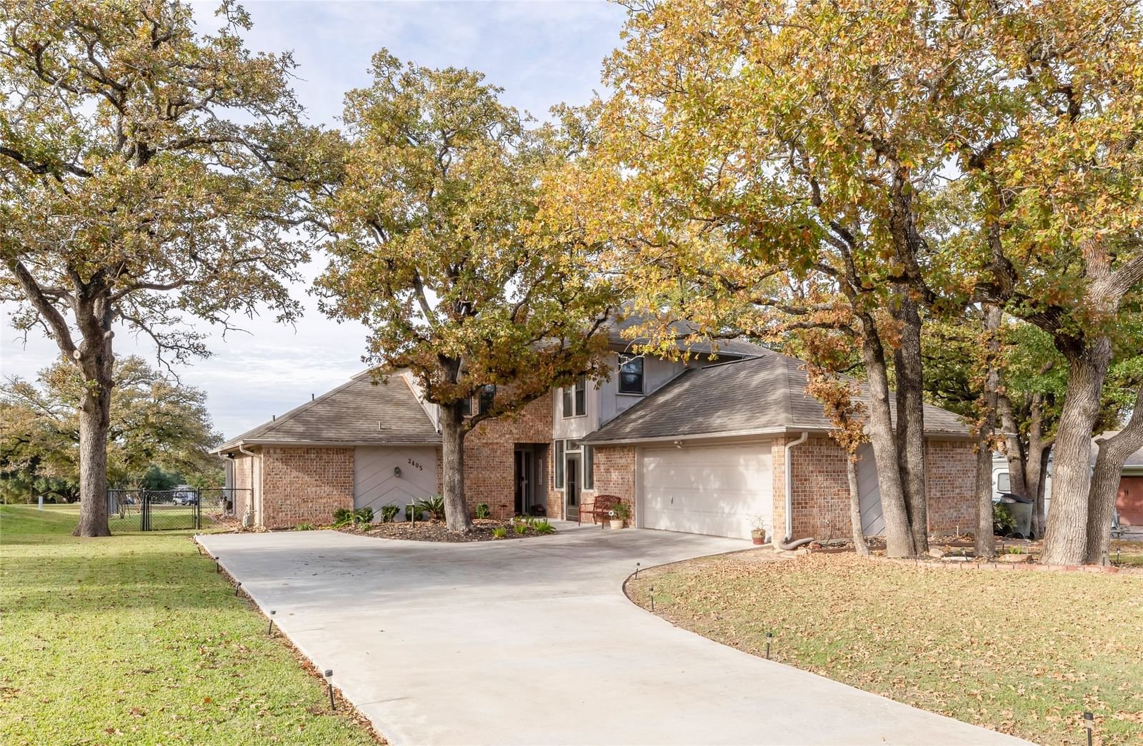 Real estate property located at 2405 Quail Hollow, Brazos, Briarcrest Estates, Bryan, TX, US