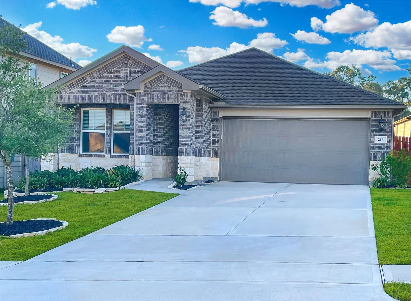 Real estate property located at 213 Cresta Cove, Montgomery, Pine Lake Cove, Montgomery, TX, US