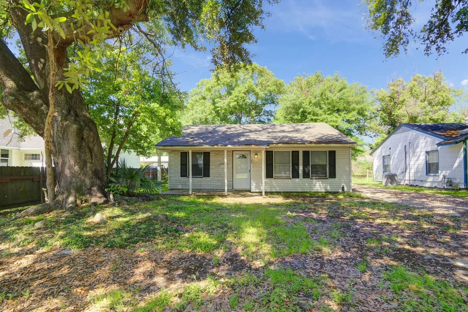 Real estate property located at 1122 Wagner, Jefferson, New Texas, Port Neches, TX, US