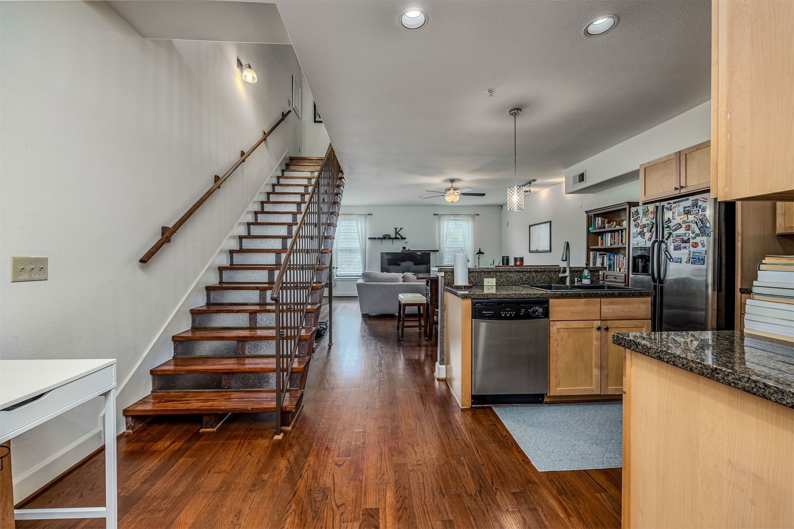 Real estate property located at 1602 Elgin #8, Harris, Park Lofts, Houston, TX, US