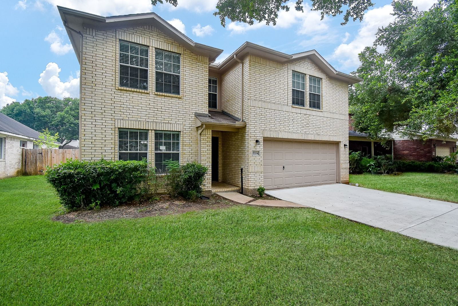 Real estate property located at 17234 Maple Hollow, Fort Bend, Stratford Park Village Two, Sugar Land, TX, US