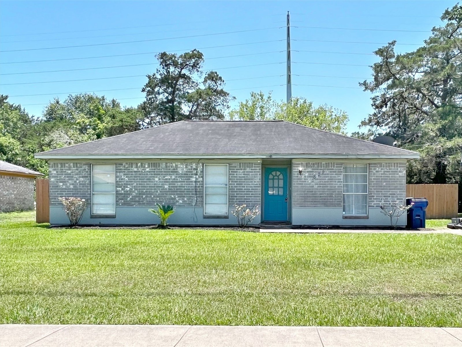 Real estate property located at 821 Live Oak, Brazoria, Angleton, TX, US