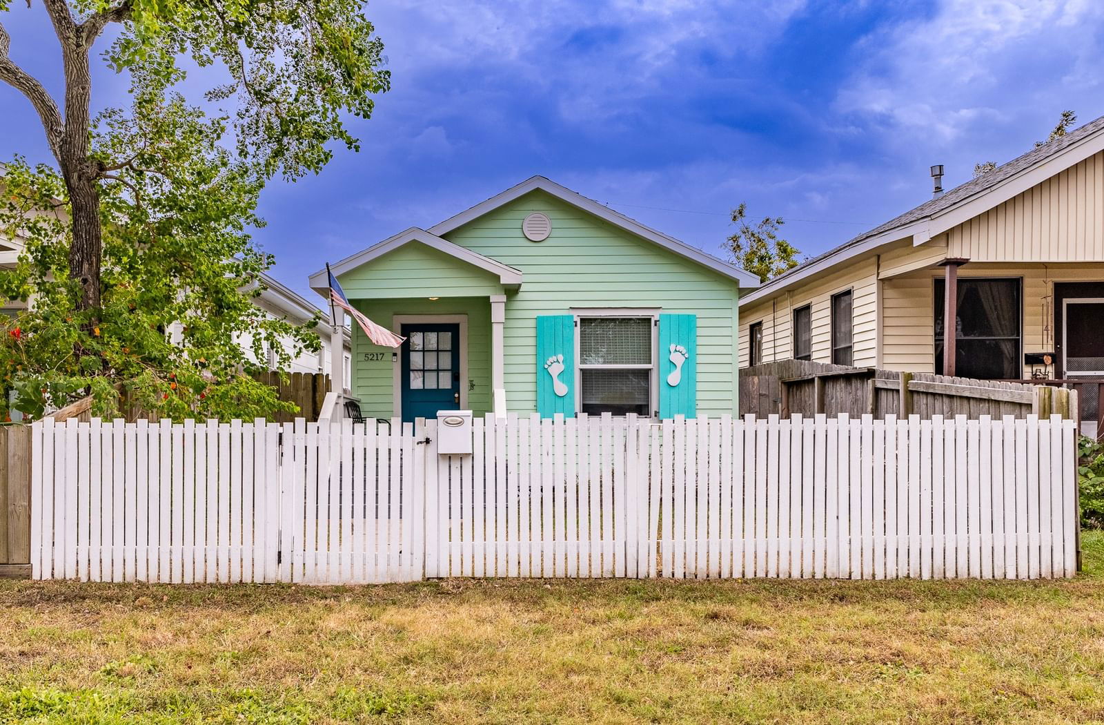 Real estate property located at 5217 Avenue Q 1/2, Galveston, Denver Resurvey, Galveston, TX, US