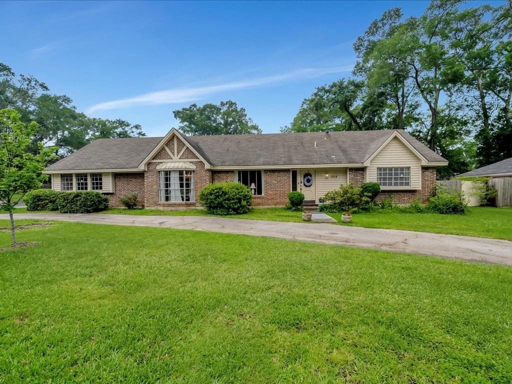 Real estate property located at 1312 Brookhollow, Angelina, Brookhollow #1, Lufkin, TX, US