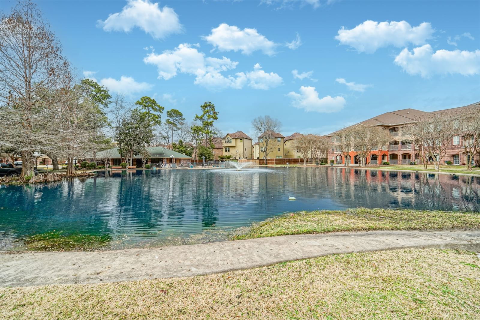 Real estate property located at 2803 Kings Crossing #319, Harris, Kingwood Village Estates Condo, Kingwood, TX, US