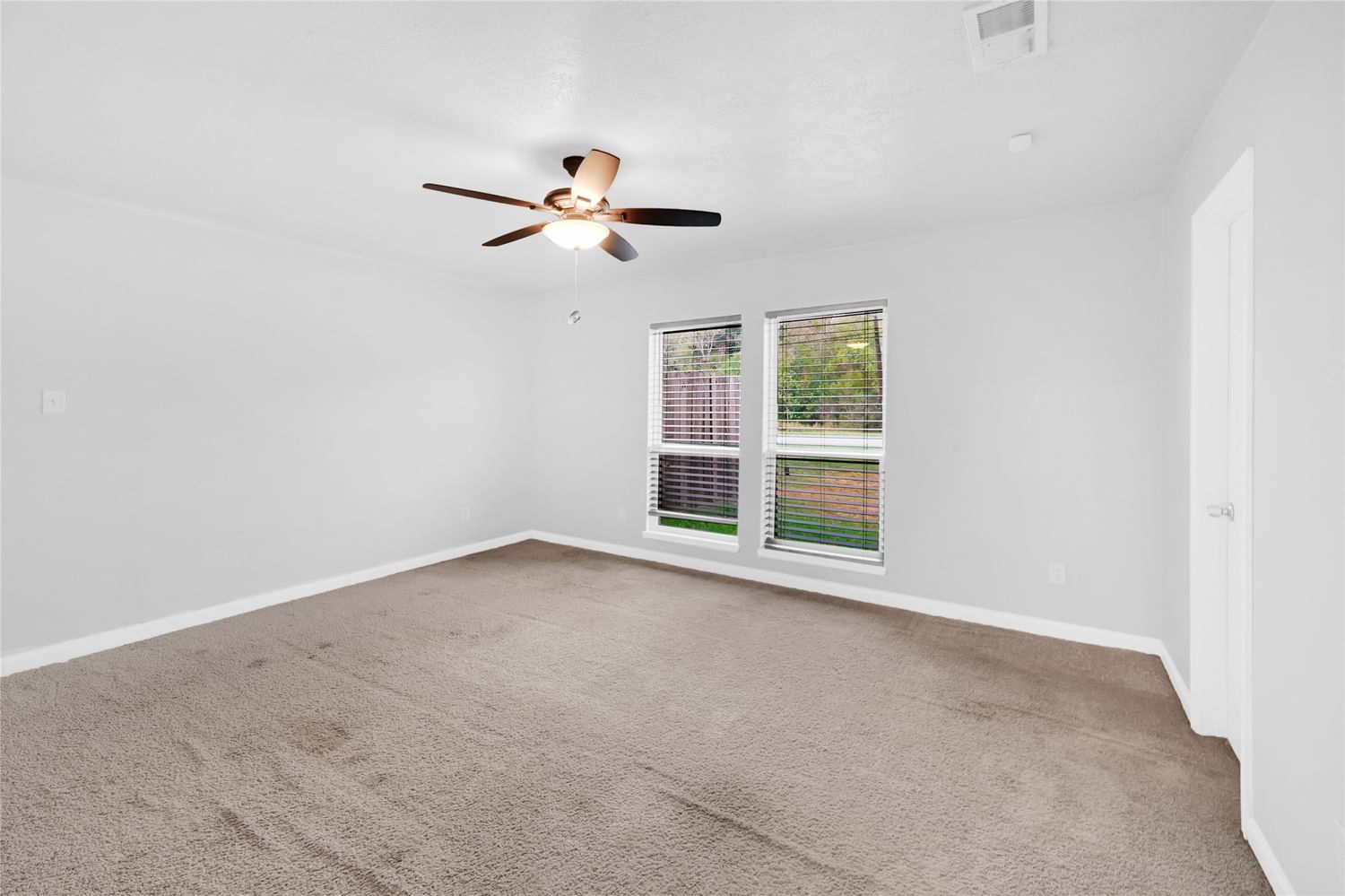 Real estate property located at 102 Lobit, Harris, La Porte, TX, US