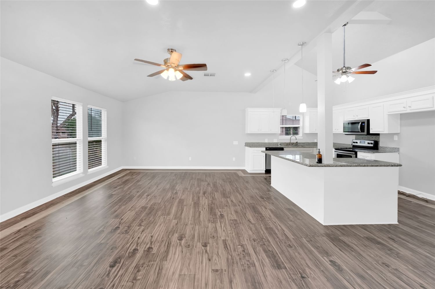 Real estate property located at 102 Lobit, Harris, La Porte, TX, US