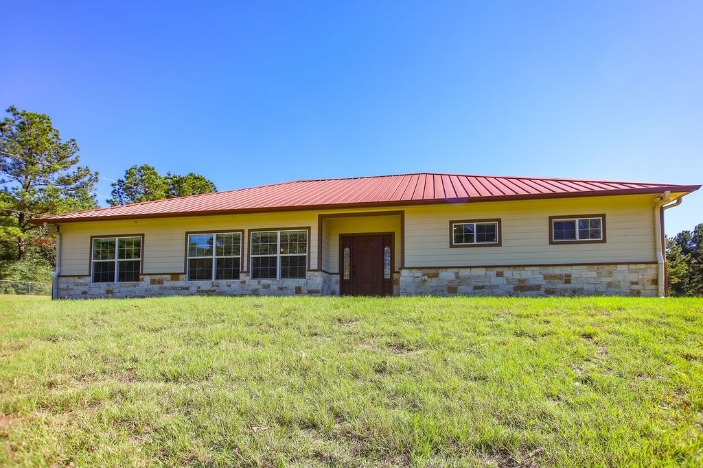 Real estate property located at 7655 County Road 2065, Houston, JNO Beaty, Crockett, TX, US